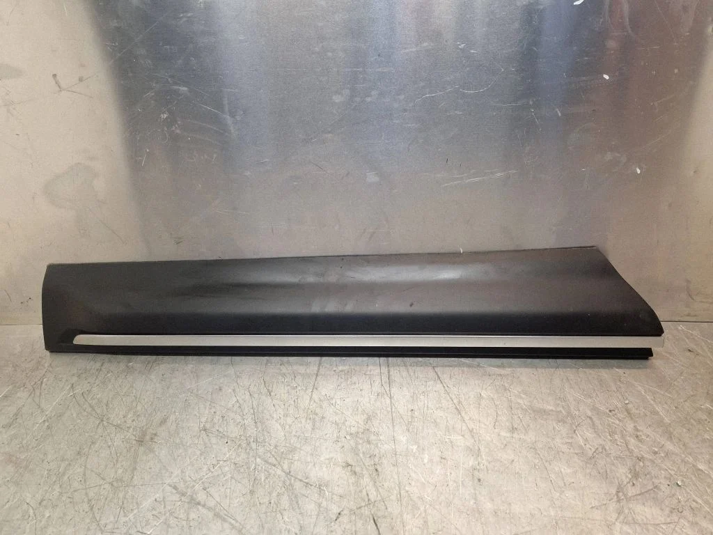 Esiukse liist (mold) BJ3221064A