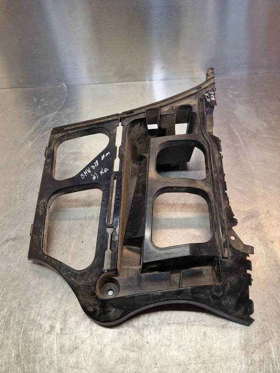 Bumper support mounting bracket corner – BMW 3 Series E90 E91 (2005-2012)