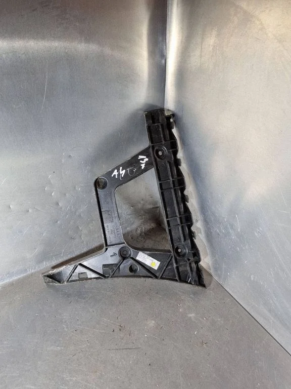 Bumper support mounting bracket corner – Audi A4 Allroad B8 (2008-2016)