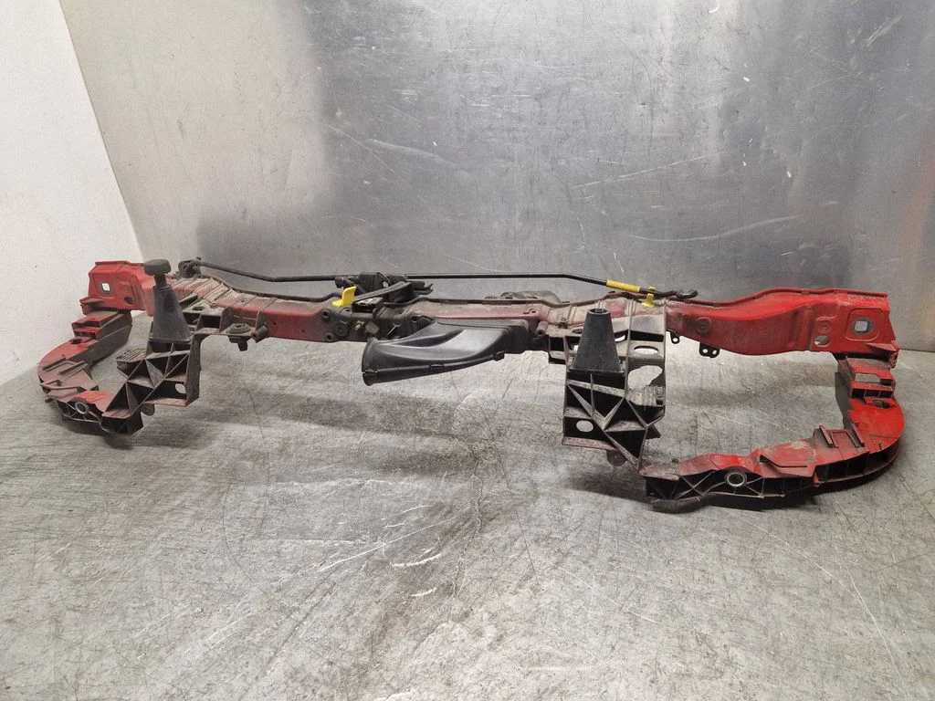 Radiator support slam panel bracket