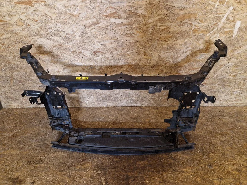 Radiator support slam panel bracket
