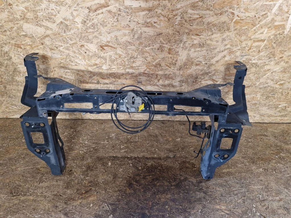 Radiator support slam panel bracket
