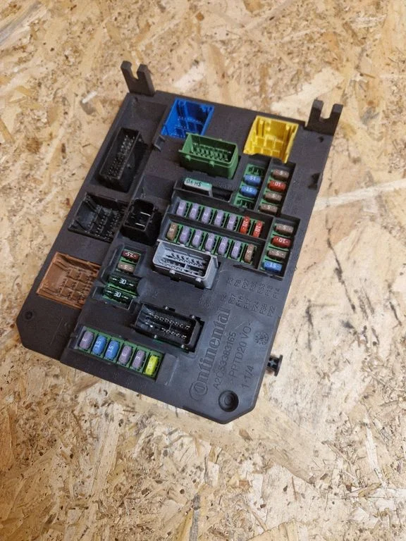 Fuse module 9664992380