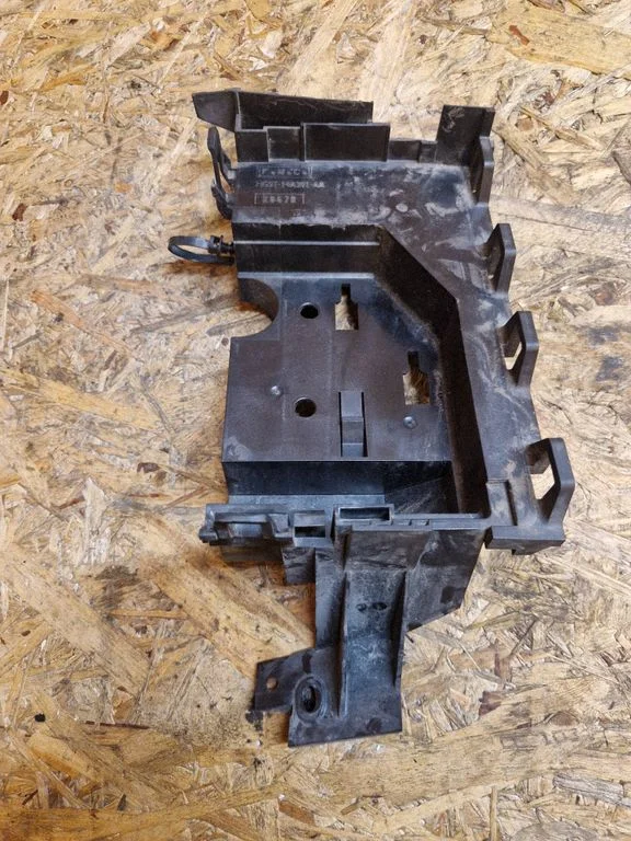 Other engine bay part HG9T14A301AA