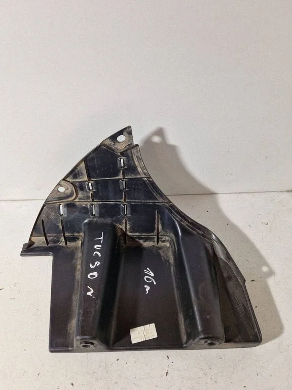 Other under body part 86695D7000