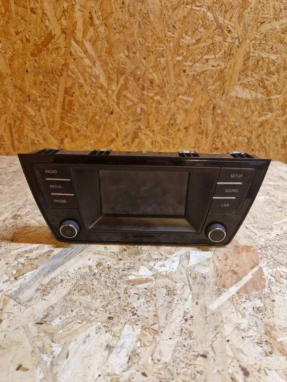 Radio, odtwarzacz CD/DVD, nawigacja 6V0035871D