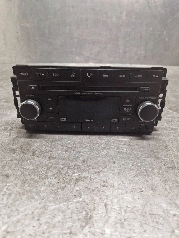 Radio/CD/DVD/GPS head unit 05064942AD