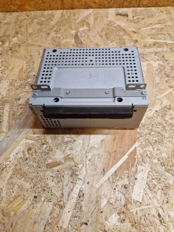Radio, odtwarzacz CD/DVD, nawigacja F1BT18C815KK