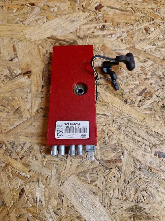 Aerial antenna amplifier – Volvo V70 (2008-2013)