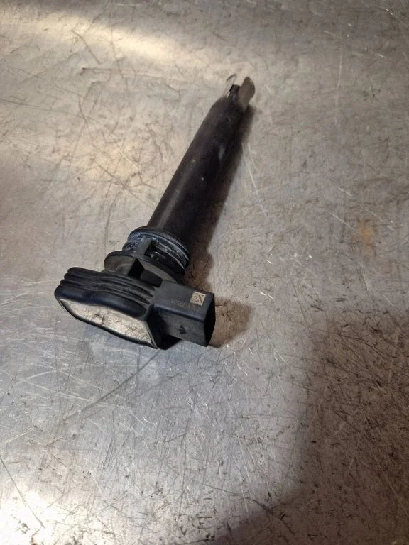 High voltage ignition coil 06H905115B