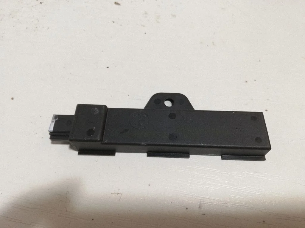 Interior comfort aerial antenna – BMW 7 Series F01 F02 F03 F04 (2008-2016)