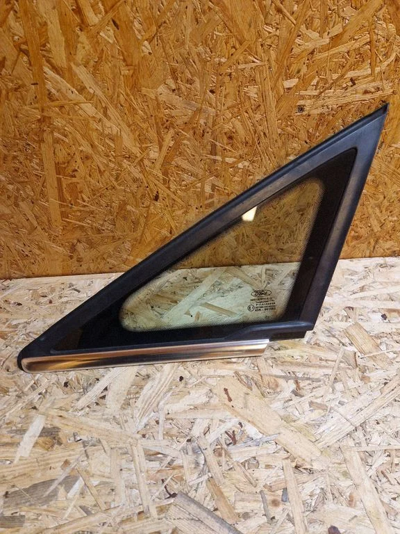 Kolmnurkne klaas kere esiosas – Ford Grand C-MAX (2010-2019)