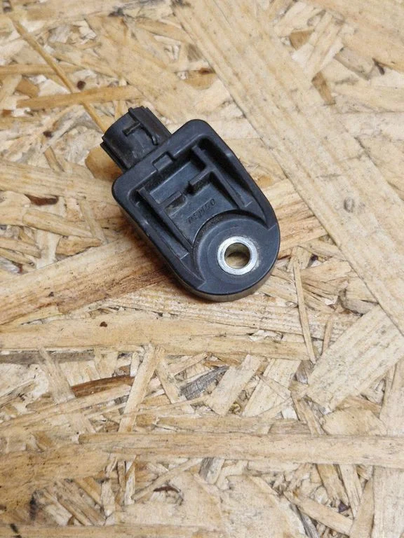 Drošības spilvenu trieciena sensors – Toyota RAV 4 (XA40) (2012-2018)
