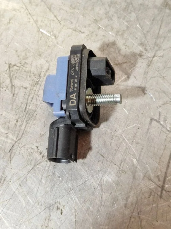 Airbag deployment crash/impact sensor 8983A33010