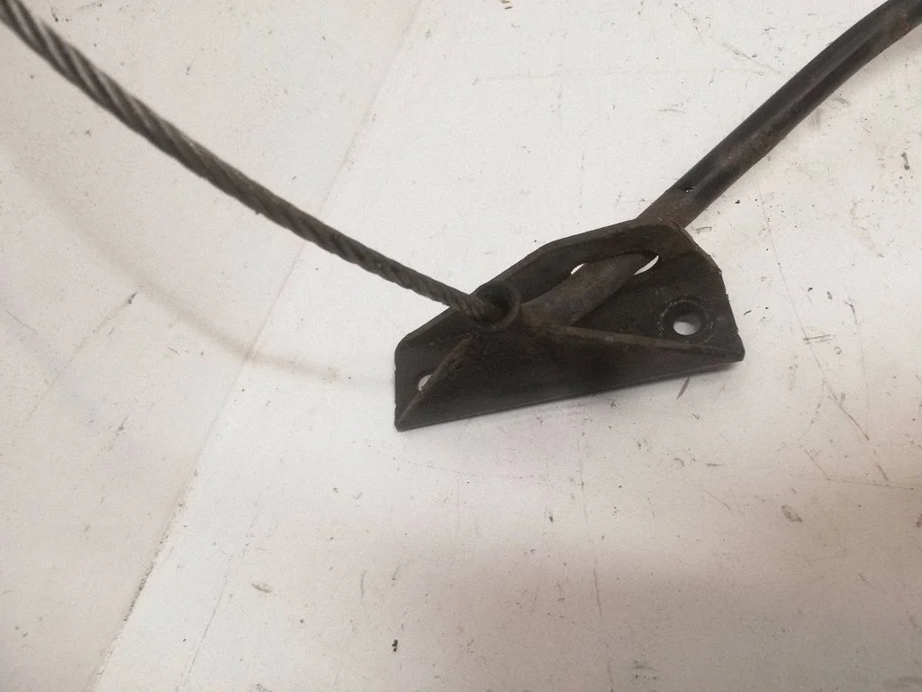 Spare wheel mounting bracket – Toyota Corolla Verso AR10 (2004-2009)