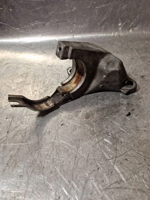Driveshaft support bearing bracket – Nissan NV300 (2016-)