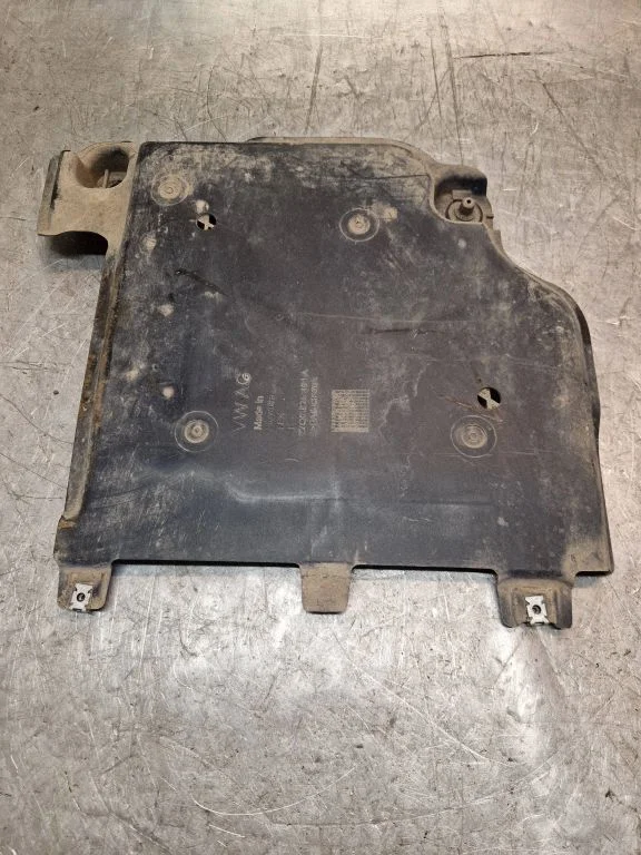 Rear underbody cover/under tray 2Q0825101A