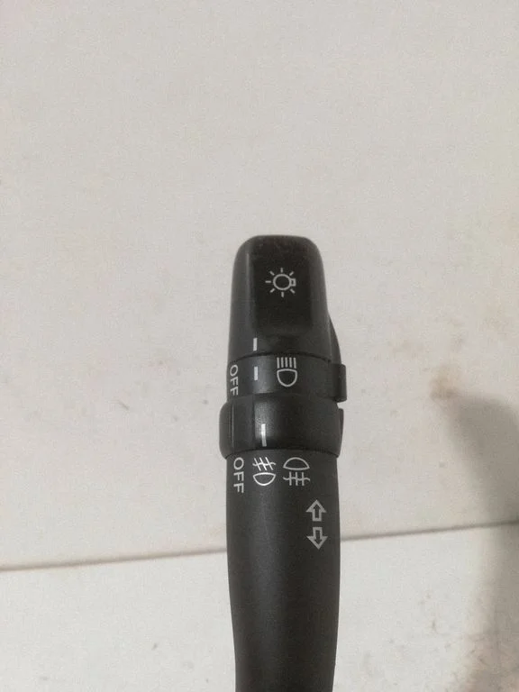 Suunatulede/tulede hoob – Toyota Corolla Verso AR10 (2004-2009)