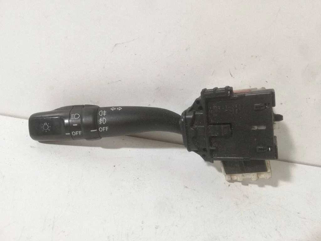 Suunatulede/tulede hoob – Toyota Corolla Verso AR10 (2004-2009)