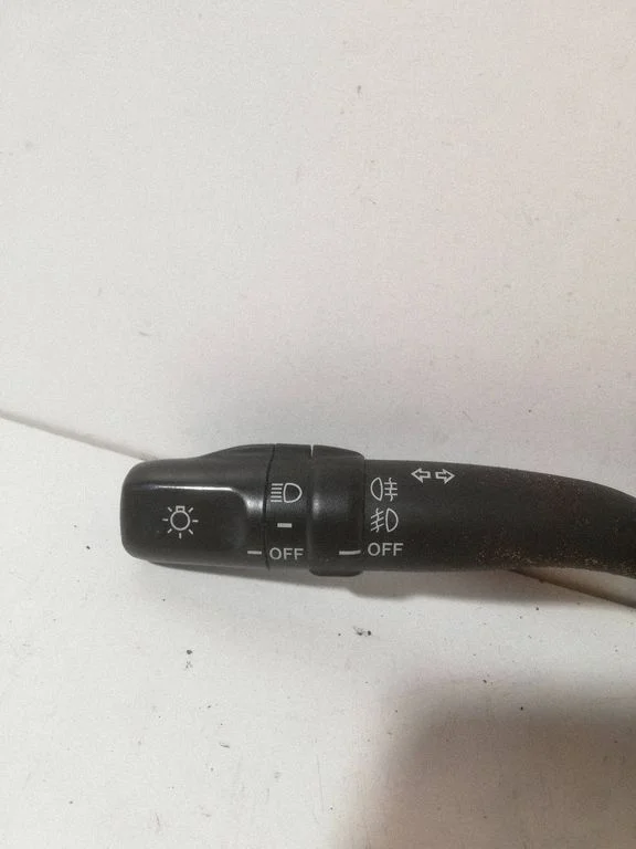 Suunatulede/tulede hoob – Toyota Corolla Verso AR10 (2004-2009)