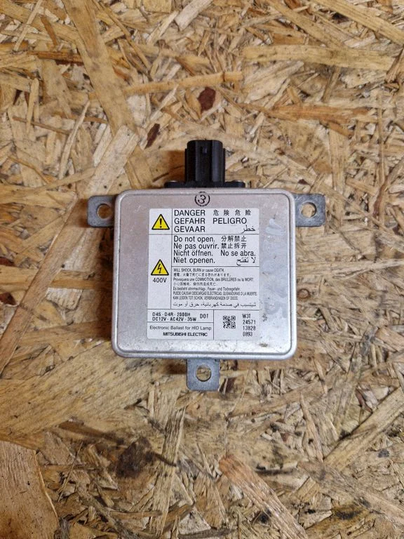 Headlight ballast module Xenon D4SD4R2000H
