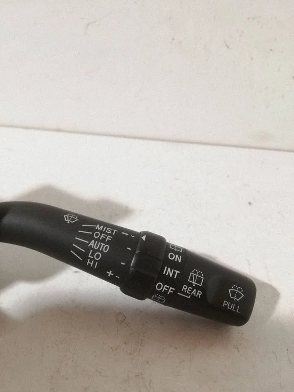 Wiper control stalk – Toyota Corolla Verso AR10 (2004-2009)