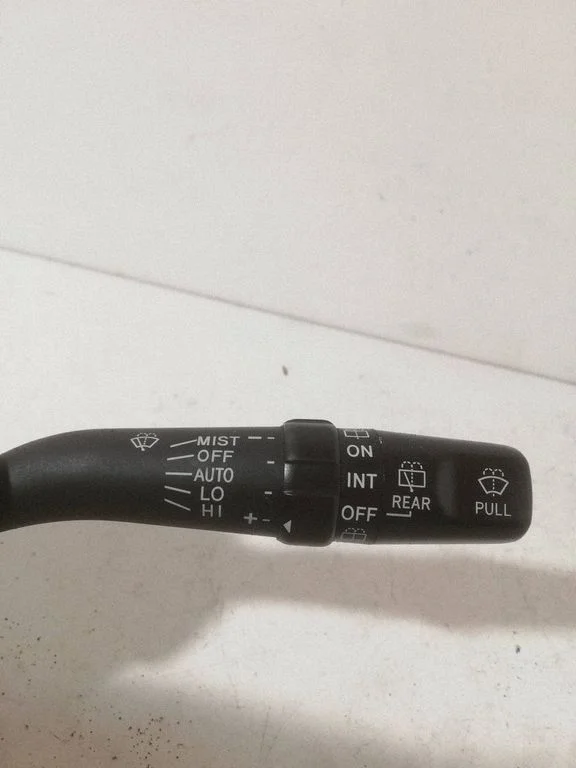 Wiper control stalk – Toyota Corolla Verso AR10 (2004-2009)