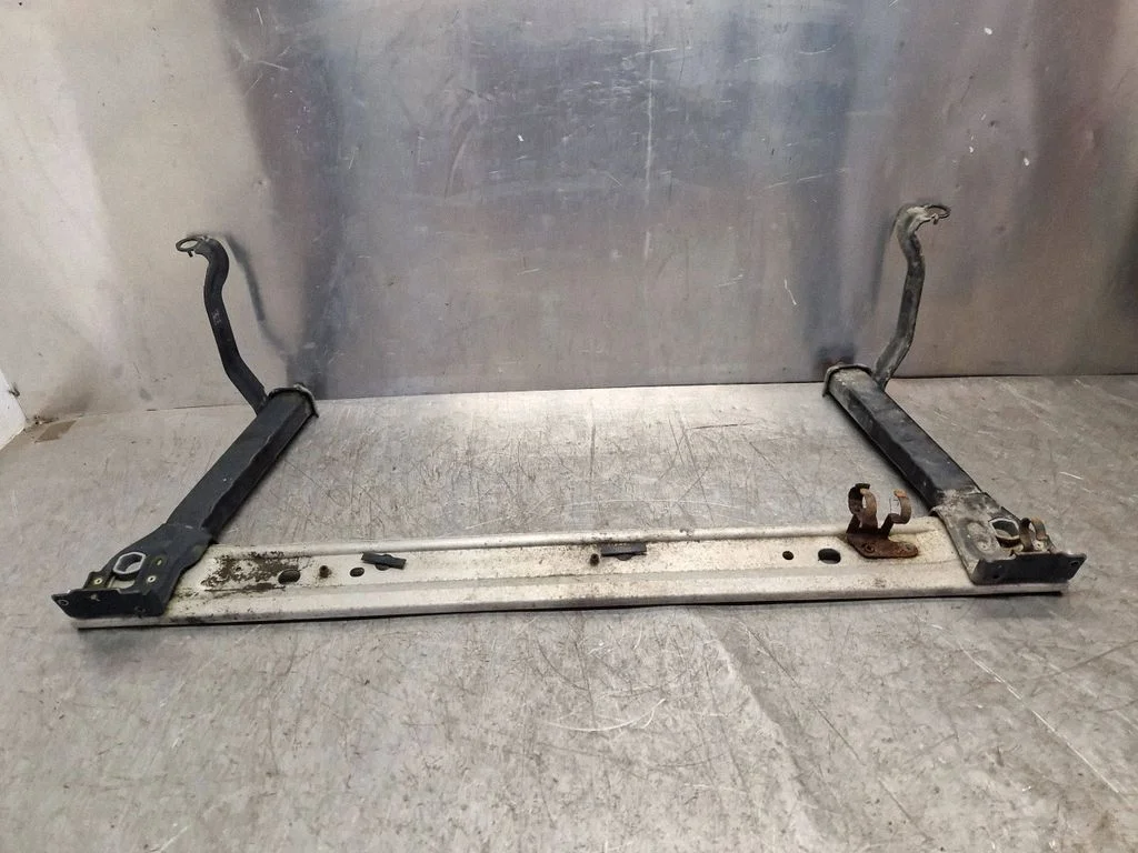 Bottom radiator support slam panel – Renault Megane III (2009-2016)