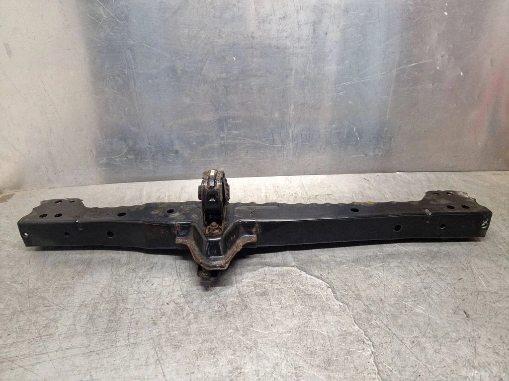 Bottom radiator support slam panel – Toyota Avensis T270 (2012-2015)