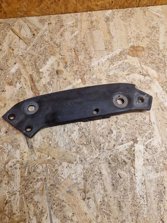 Top upper radiator support slam panel 5C6805932