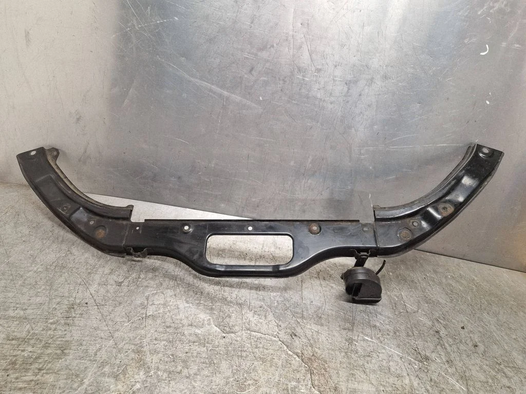 Top upper radiator support slam panel