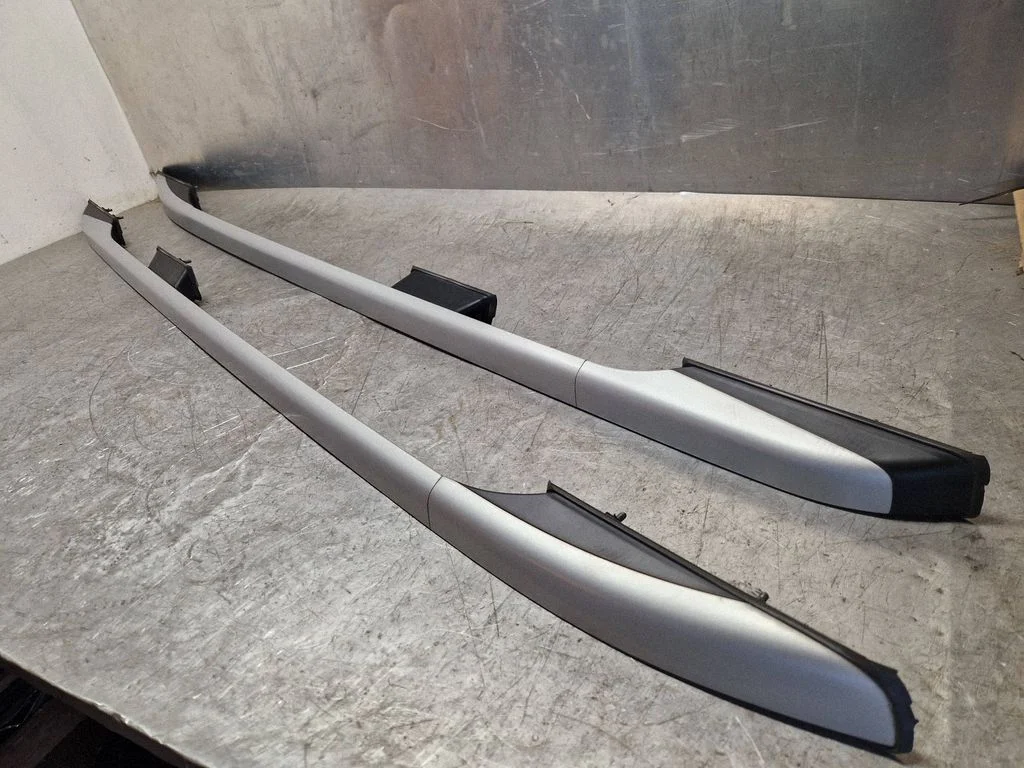 Roof bar rail