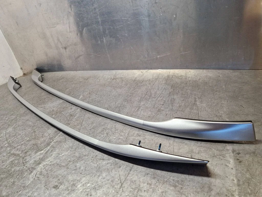 Roof bar rail