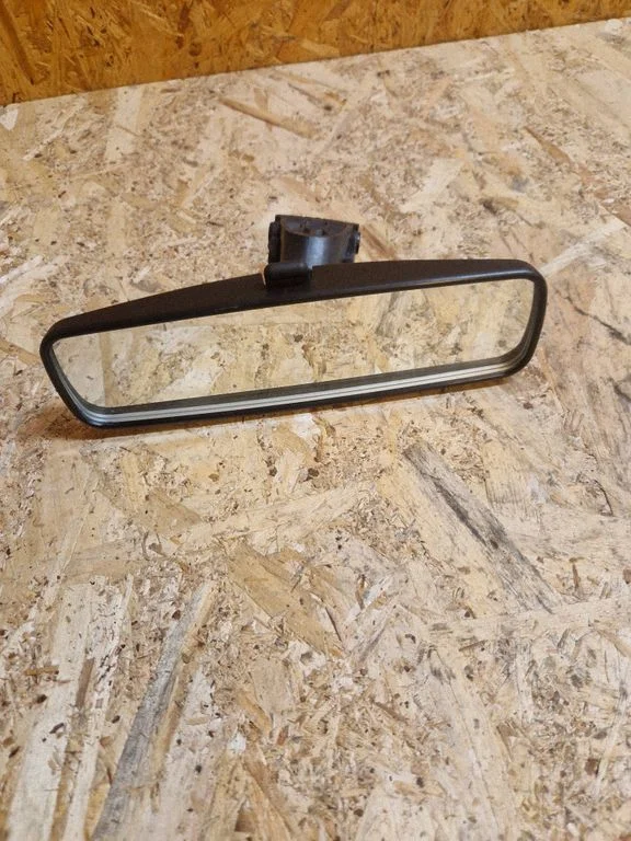 Rear view mirror (interior) E20205028