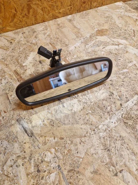 Rear view mirror (interior) 13581081