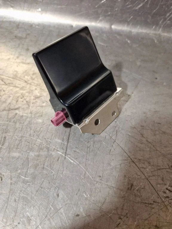 Aerial GPS antenna P68293977AA