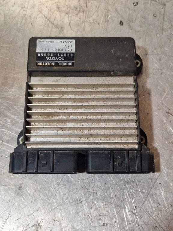 Kütusepihustite juhtplokk – Toyota Land Cruiser (J120) (2002-2009)