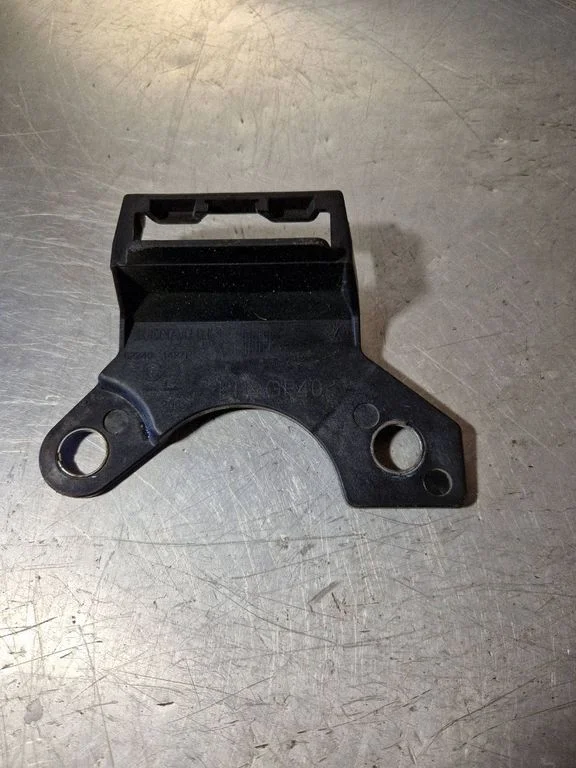 Radiator mount bracket 62240 – KIA Sorento (2010-2014)