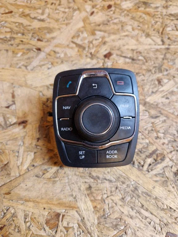 Head unit multimedia control 9802390877