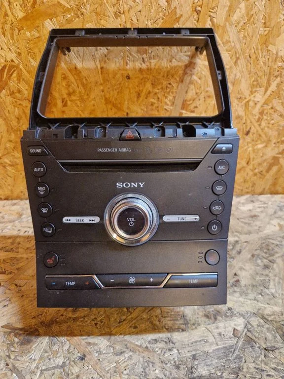 Head unit multimedia control HM2T18E245AYE