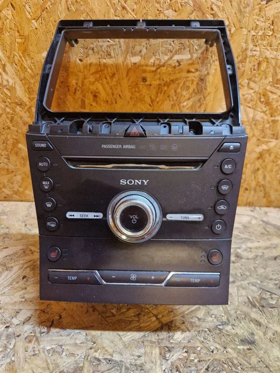Head unit multimedia control HM2T18E245AYE