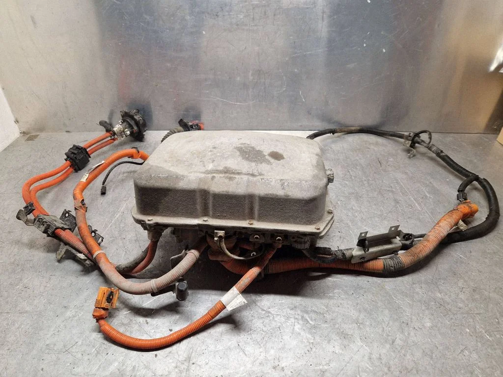 Voltage converter inverter – Nissan e-NV200 (2013-)