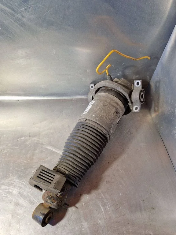 Air suspension rear shock absorber – Audi Q7 4L (2005-2015)