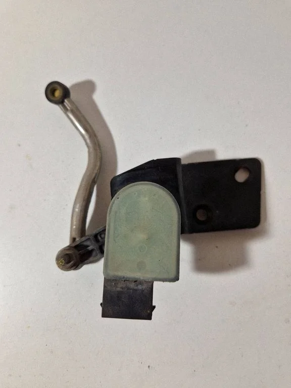 Eesmise vedrustuse kõrgusandur – Jeep Grand Cherokee (2010-2021)