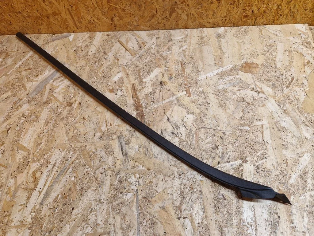 Windshield trim 39041884