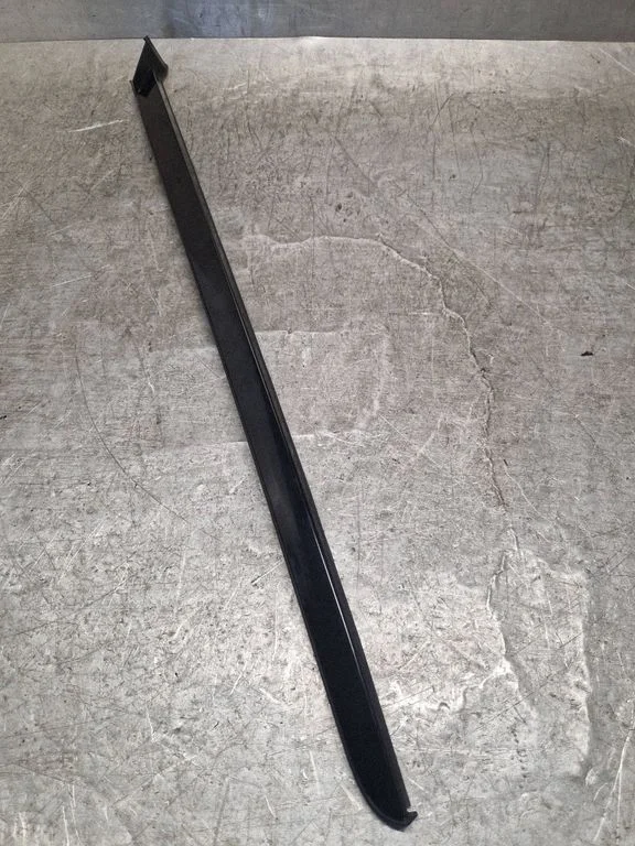 Windshield trim 9810112080