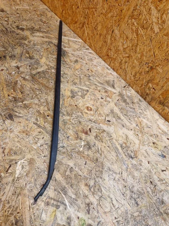 Windshield trim 7N0854327E