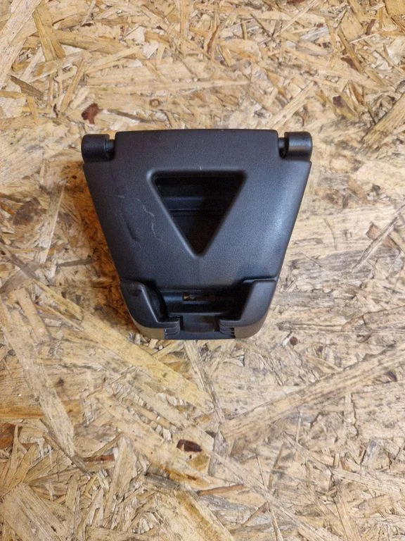 Hazard Warning Triangle Mounting Bracket – Peugeot 508 RXH (2011-2018)
