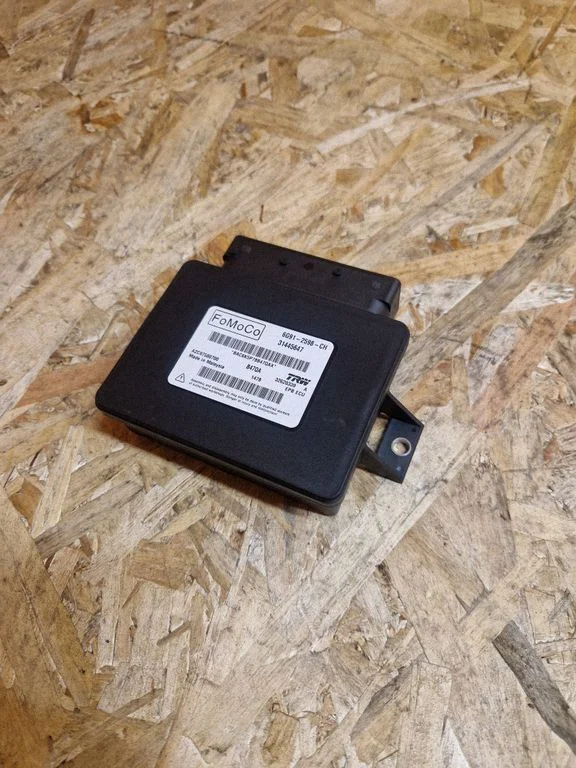 Hand brake control module – Volvo V60 (2013-2018)