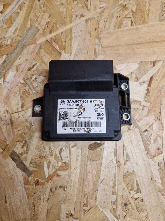 Hand brake control module – Volkswagen Passat CC (2008-2016)